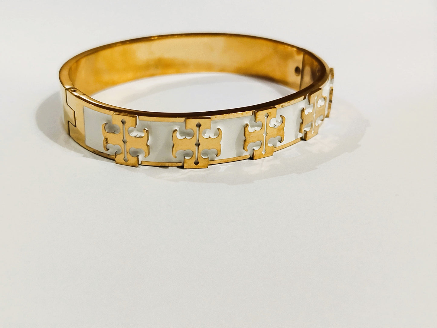 Elegant Stainless Steel Bangle for Women - Hypoallergenic & Tarnish Resistant | Mazia Fashion
