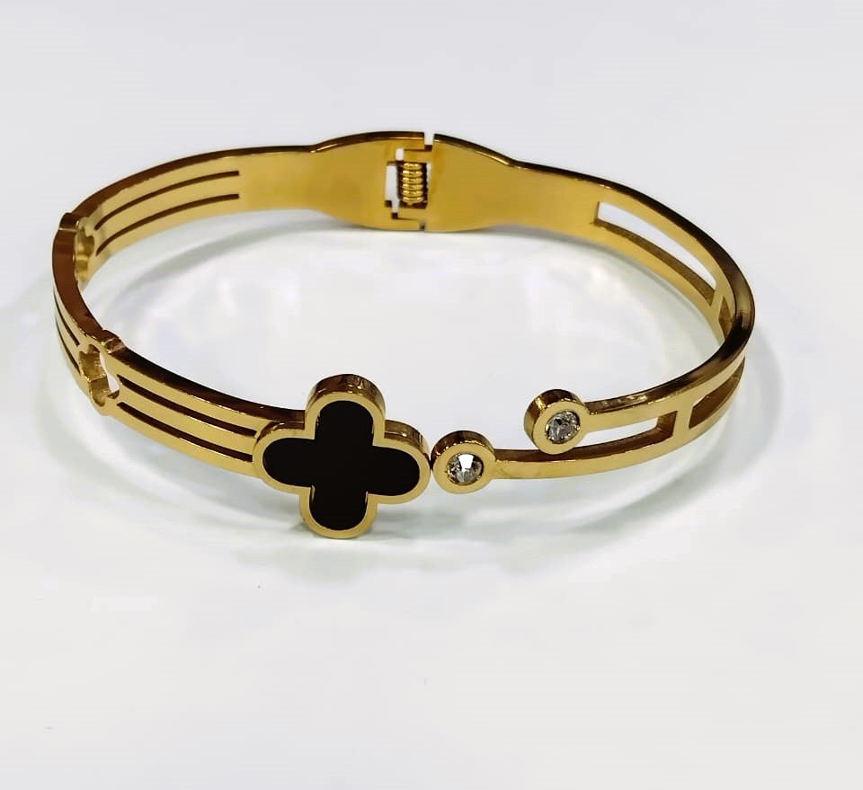 Clover Flower Bangle with Crystal Stones – Golden Stainless Steel