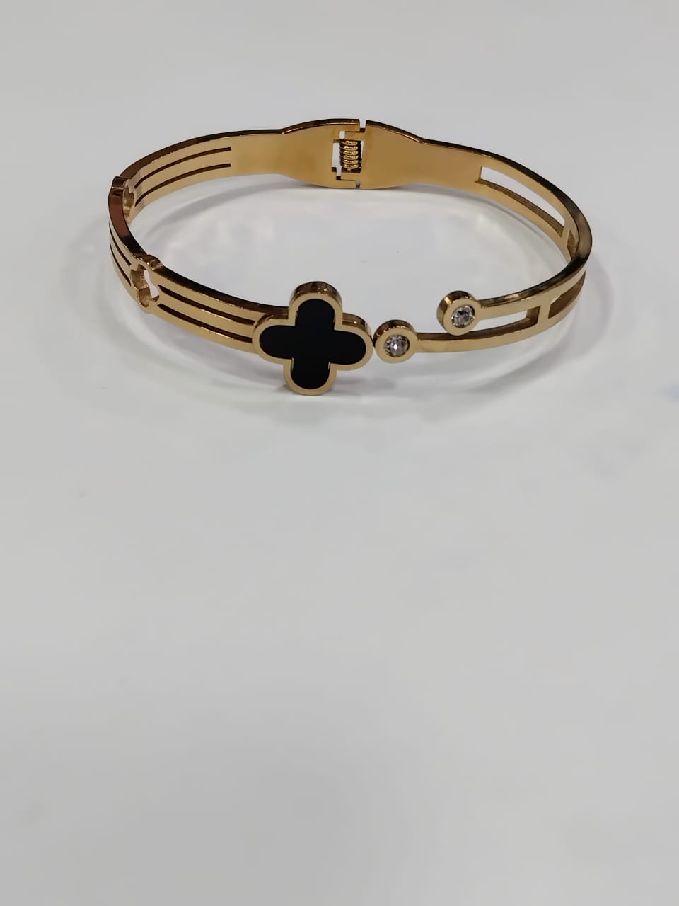 Clover Flower Bangle with Crystal Stones – Golden Stainless Steel