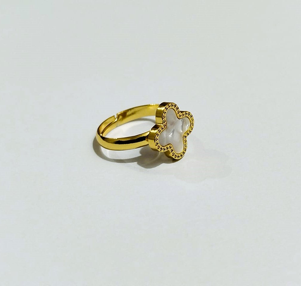 Adjustable Clover Ring – Golden with Black & White Stone | Stainless Steel