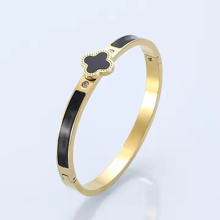 Four-Leaf Clover Bracelet – Openable Bangle with Crystal Stones | Stainless Steel | Mazia Fashion