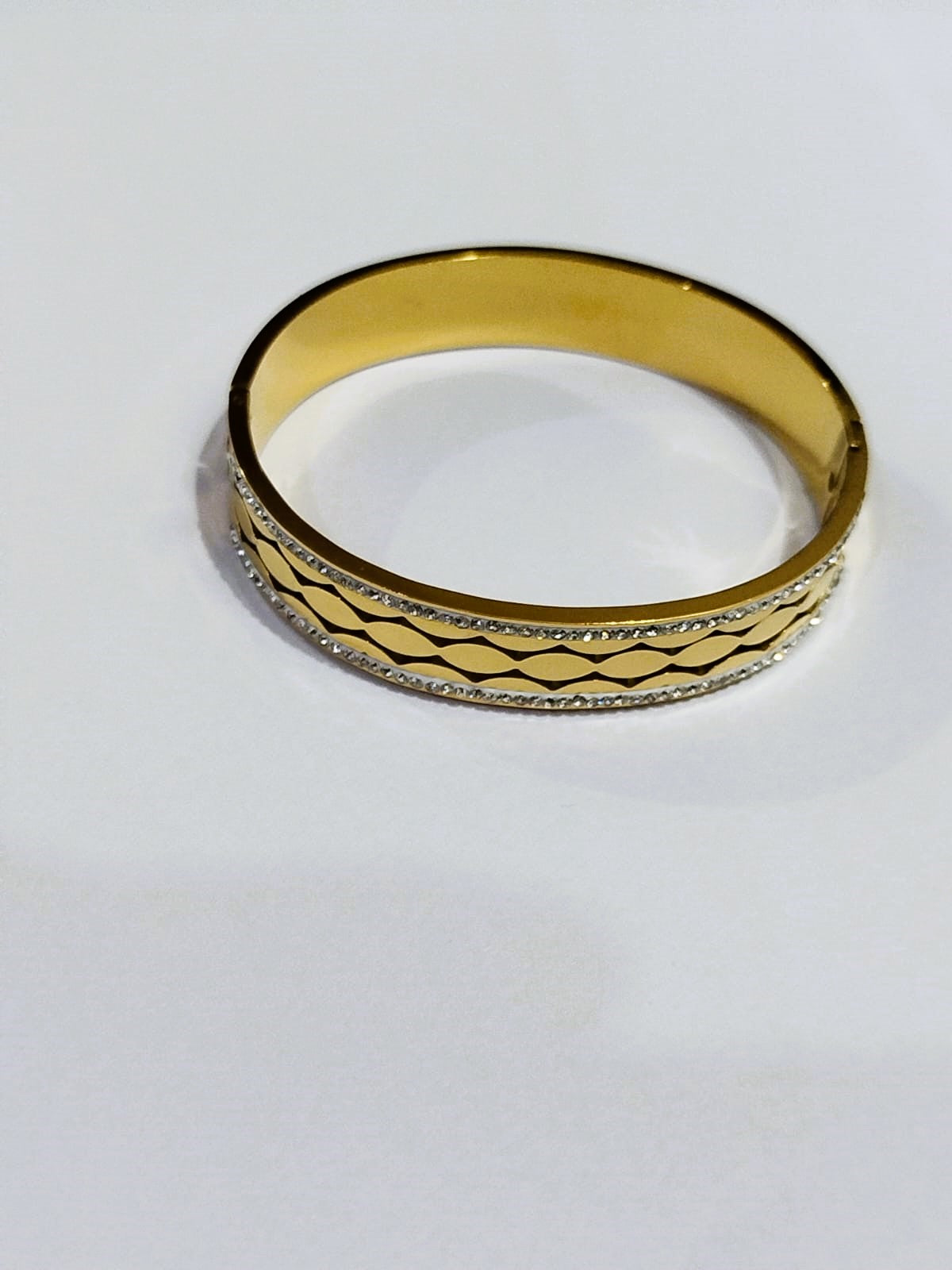 Golden Rinshine Stainless Steel Openable Bangle – Mazia Fashion