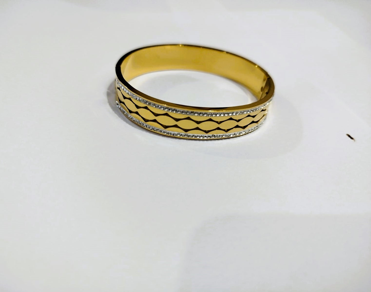 Golden Rinshine Stainless Steel Openable Bangle – Mazia Fashion