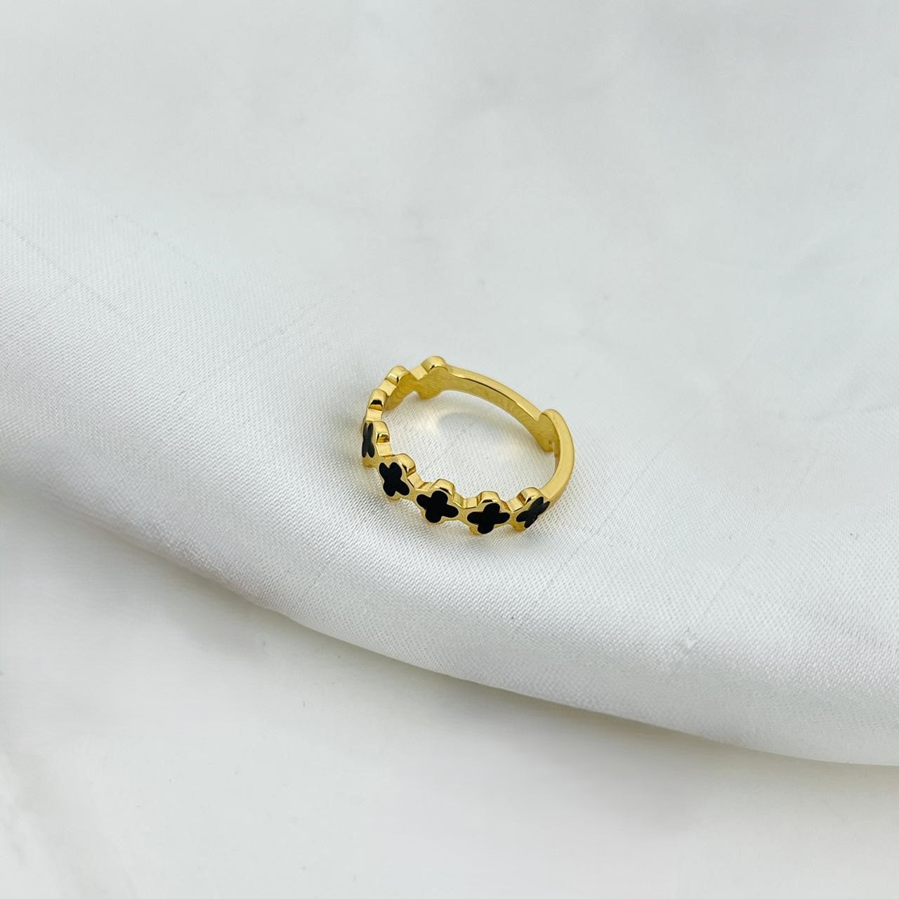 Elegant Multi Clover Ring - Stainless Steel | Mazia Fashion