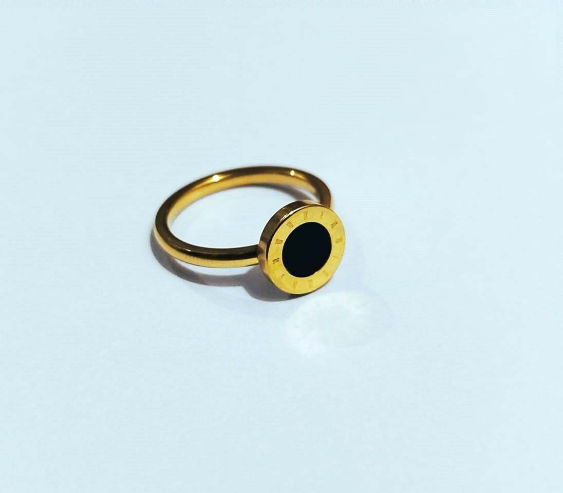 Roman Round Ring – Black & Gold | Premium Stainless Steel