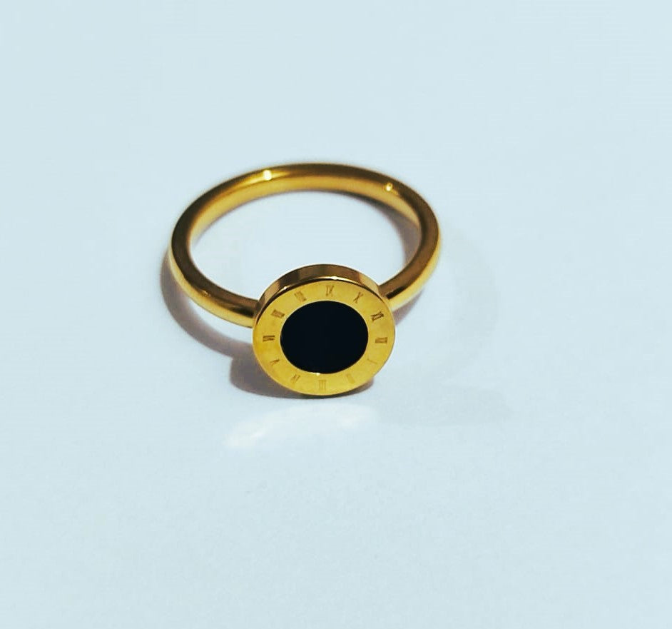 Roman Round Ring – Black & Gold | Premium Stainless Steel