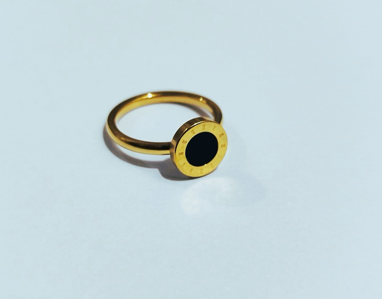 Roman Round Ring – Black & Gold | Premium Stainless Steel