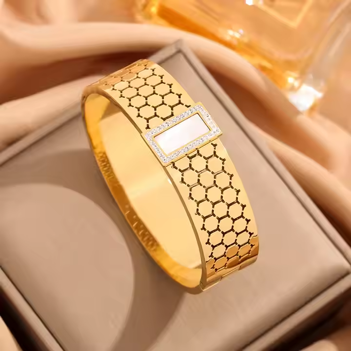 Vintage Honeycomb Diamond Bracelet – Retro Stainless Steel Bangle | Mazia Fashion