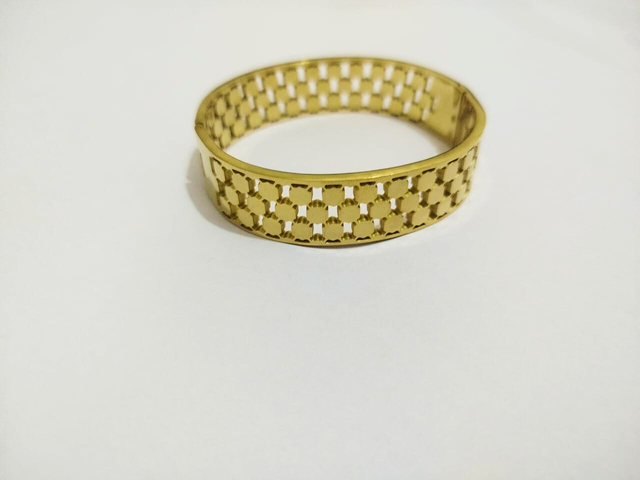 Vintage Honeycomb Diamond Bracelet – Retro Stainless Steel Bangle | Mazia Fashion