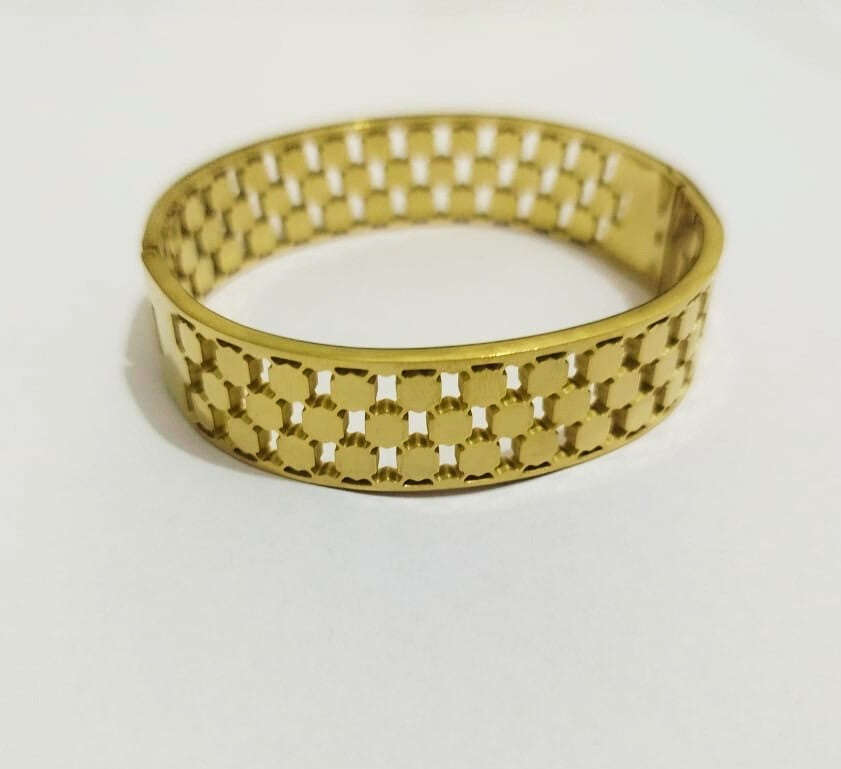 Vintage Honeycomb Diamond Bracelet – Retro Stainless Steel Bangle | Mazia Fashion