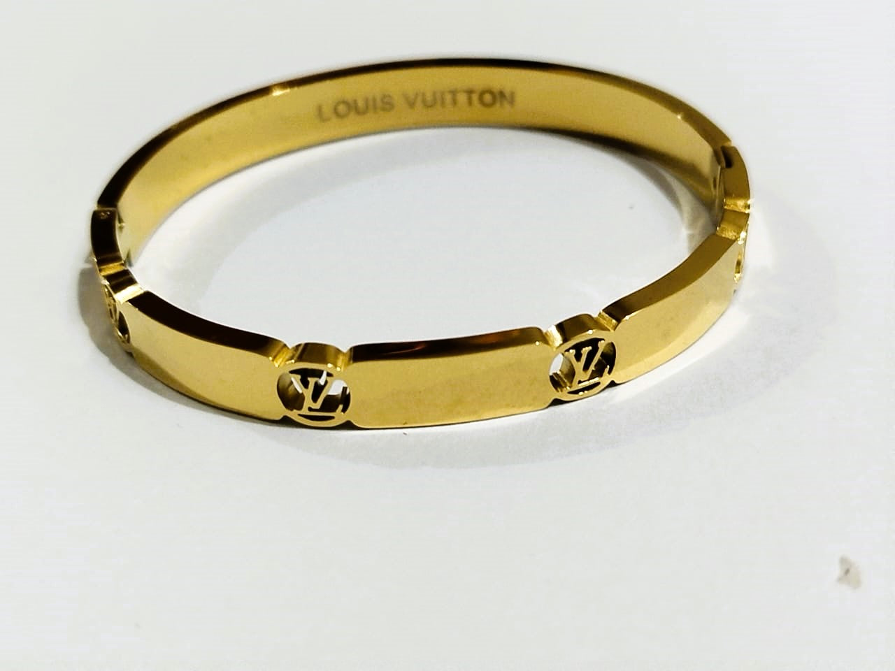 Stainless Steel Classic Bangle – Waterproof & Non-Fade | Mazia Fashion