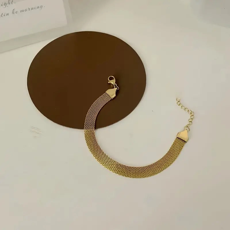 Golden Fashion Stainless Steel Chain Bracelet Enhancing Visual Appeal