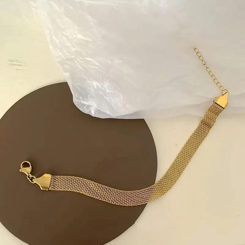 Golden Fashion Stainless Steel Chain Bracelet Enhancing Visual Appeal