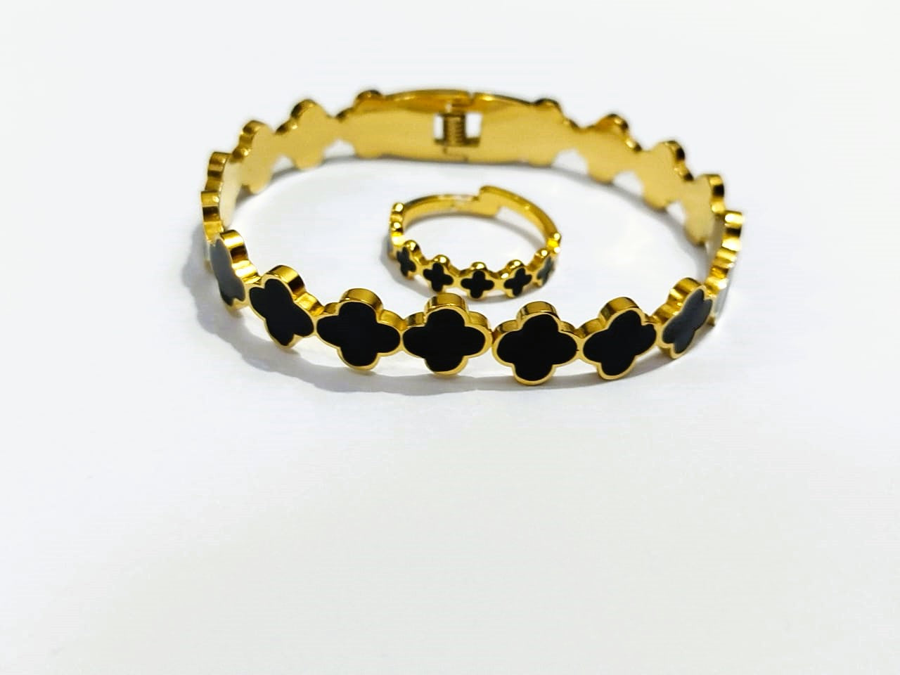Elegant Multi Clover Bangle with Ring - Stainless Steel | Mazia Fashion