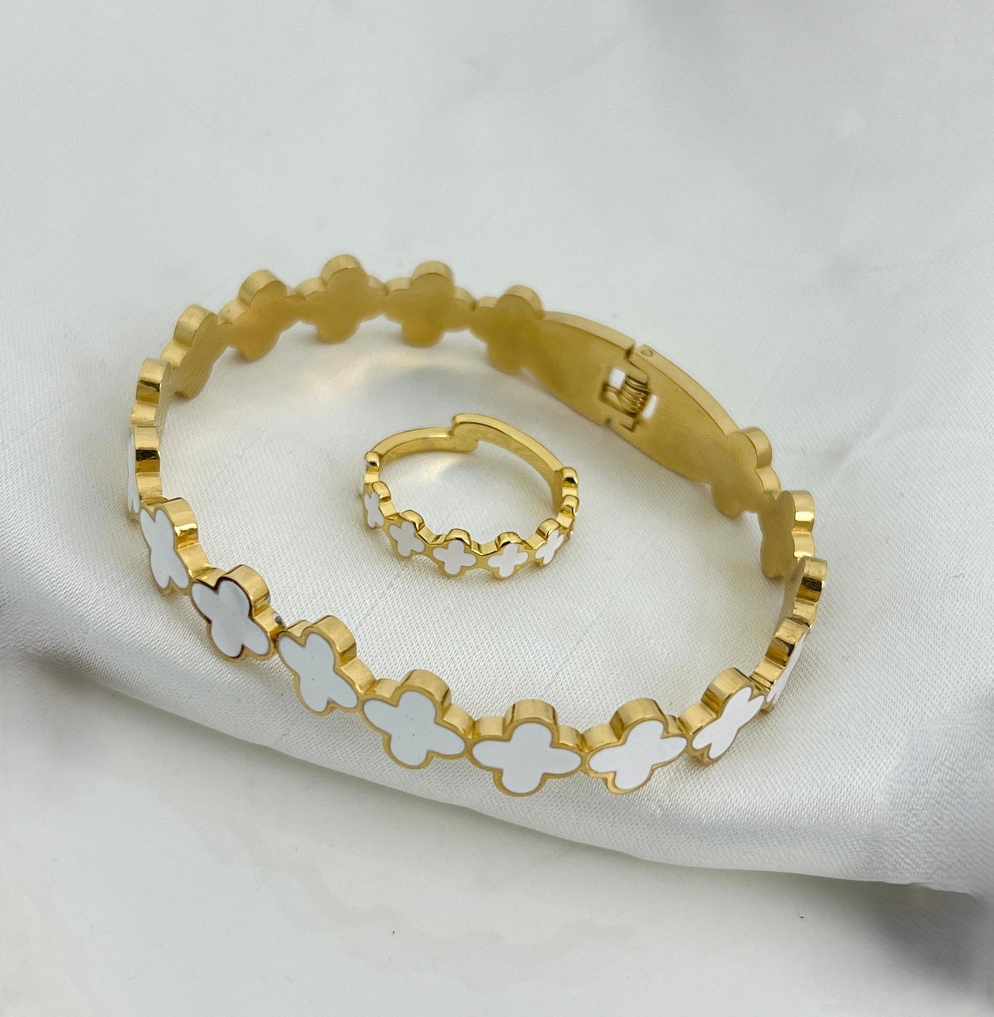 Elegant Multi Clover Bangle with Ring - Stainless Steel | Mazia Fashion